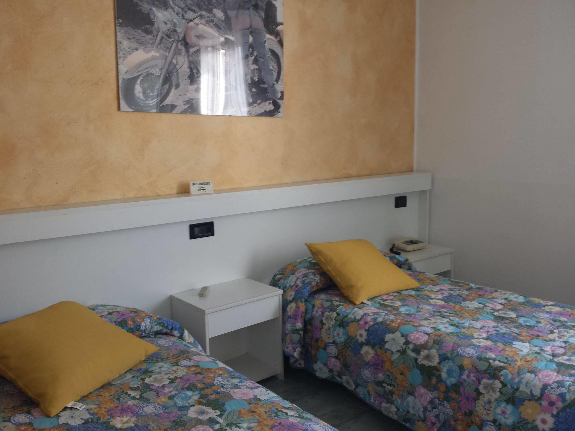 Hotel Stazione Paratico Eksteriør bilde